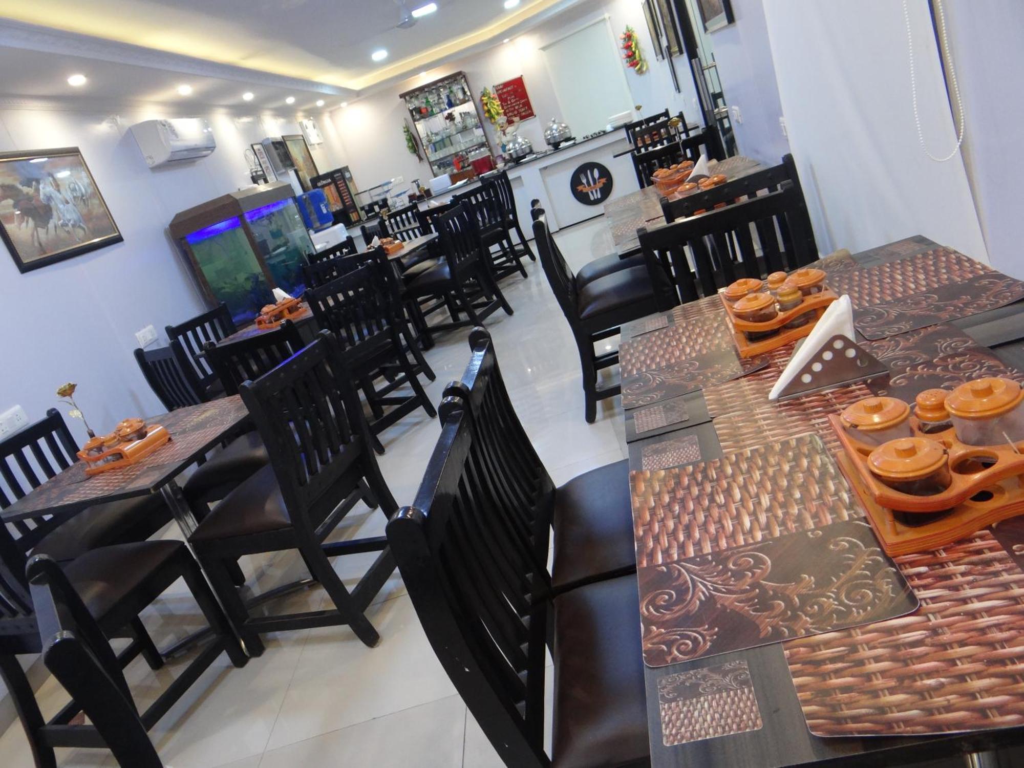Angel Residency Hotel Grander Noida Exterior foto