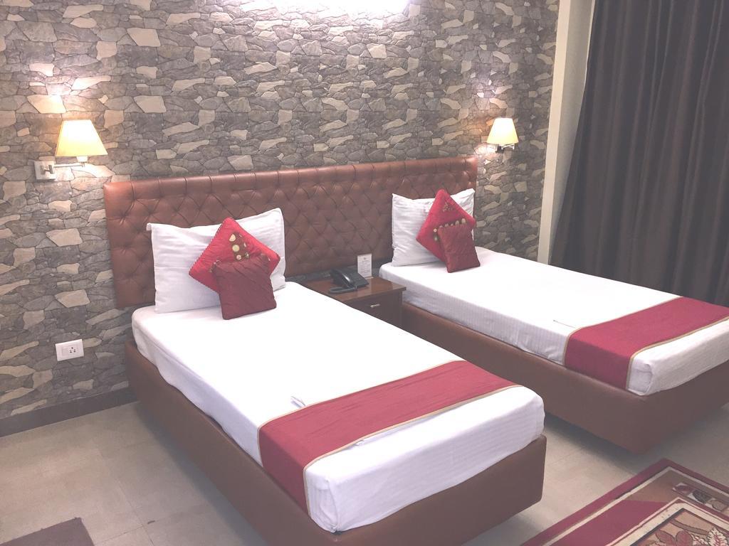 Angel Residency Hotel Grander Noida Exterior foto
