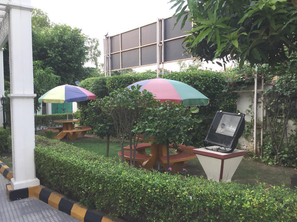 Angel Residency Hotel Grander Noida Exterior foto